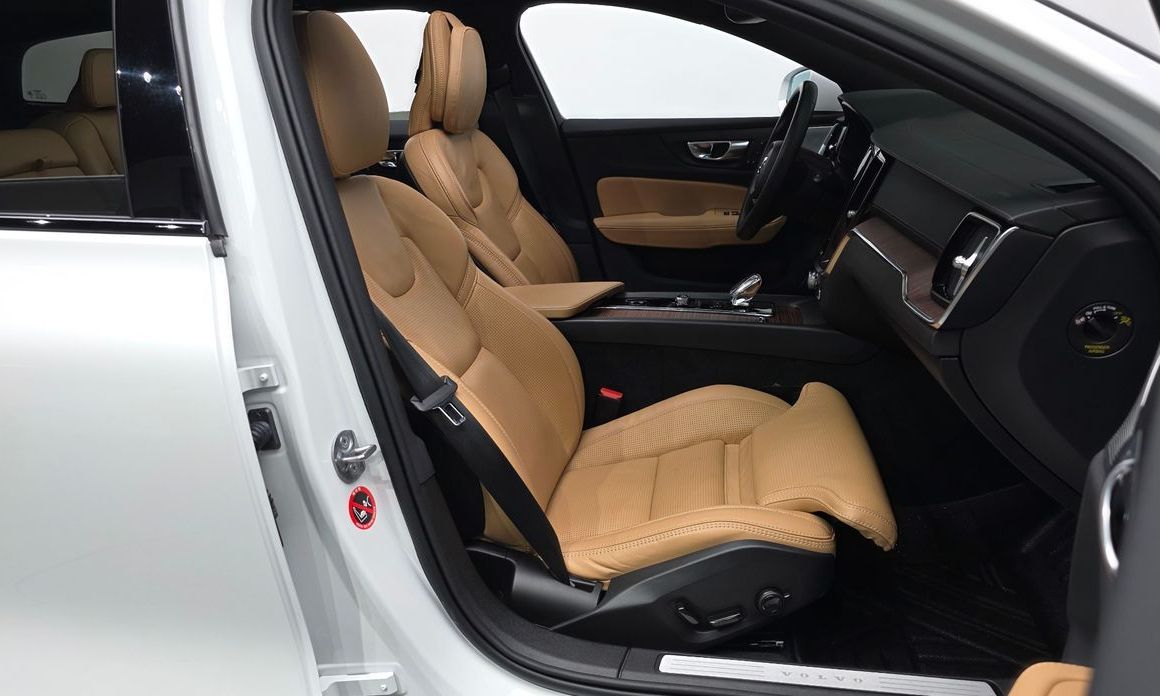 Volvo V60 2023