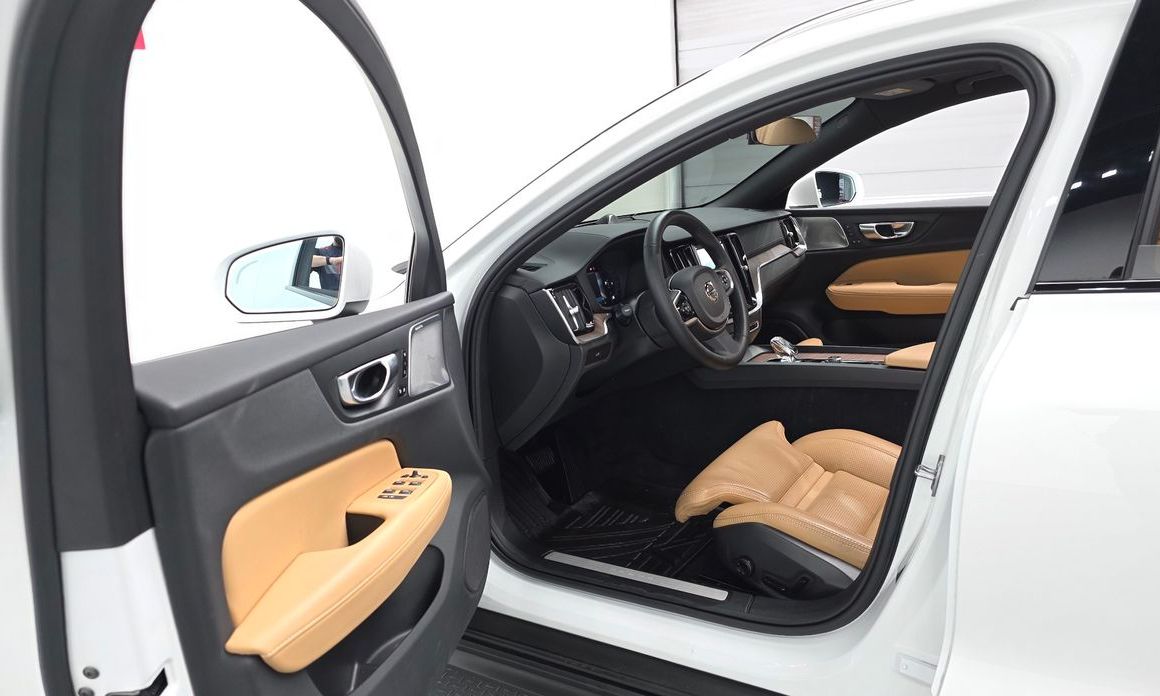 Volvo V60 2023