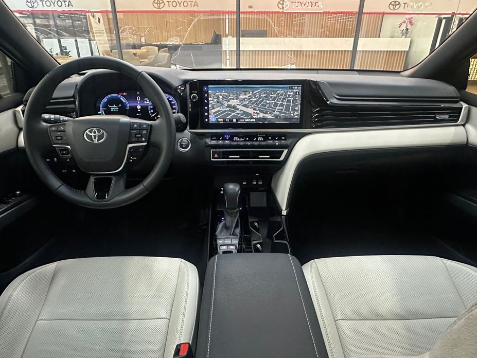 Toyota Camry 2025
