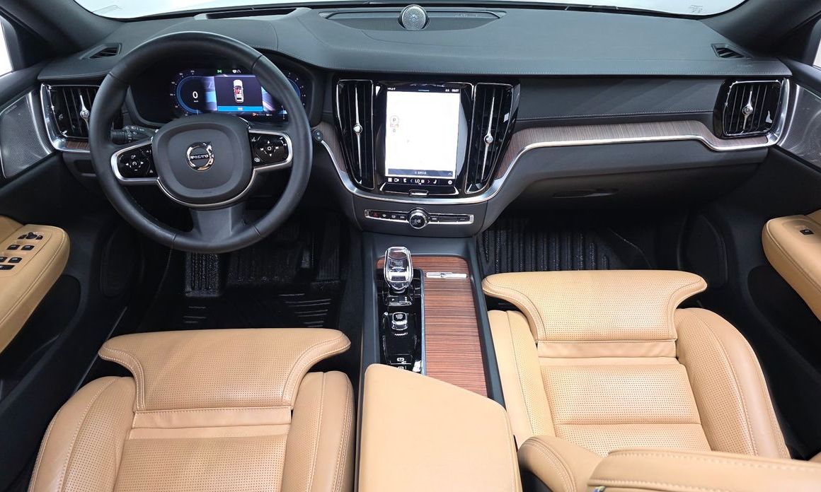 Volvo V60 2023