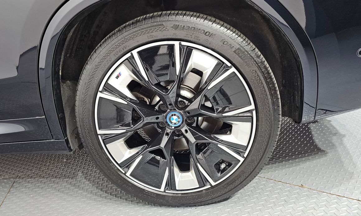 BMW iX3 2024