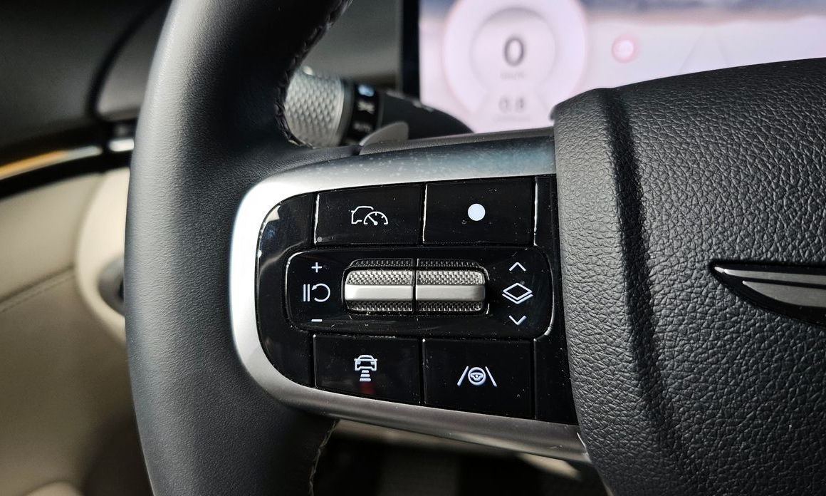 Genesis GV70 2025