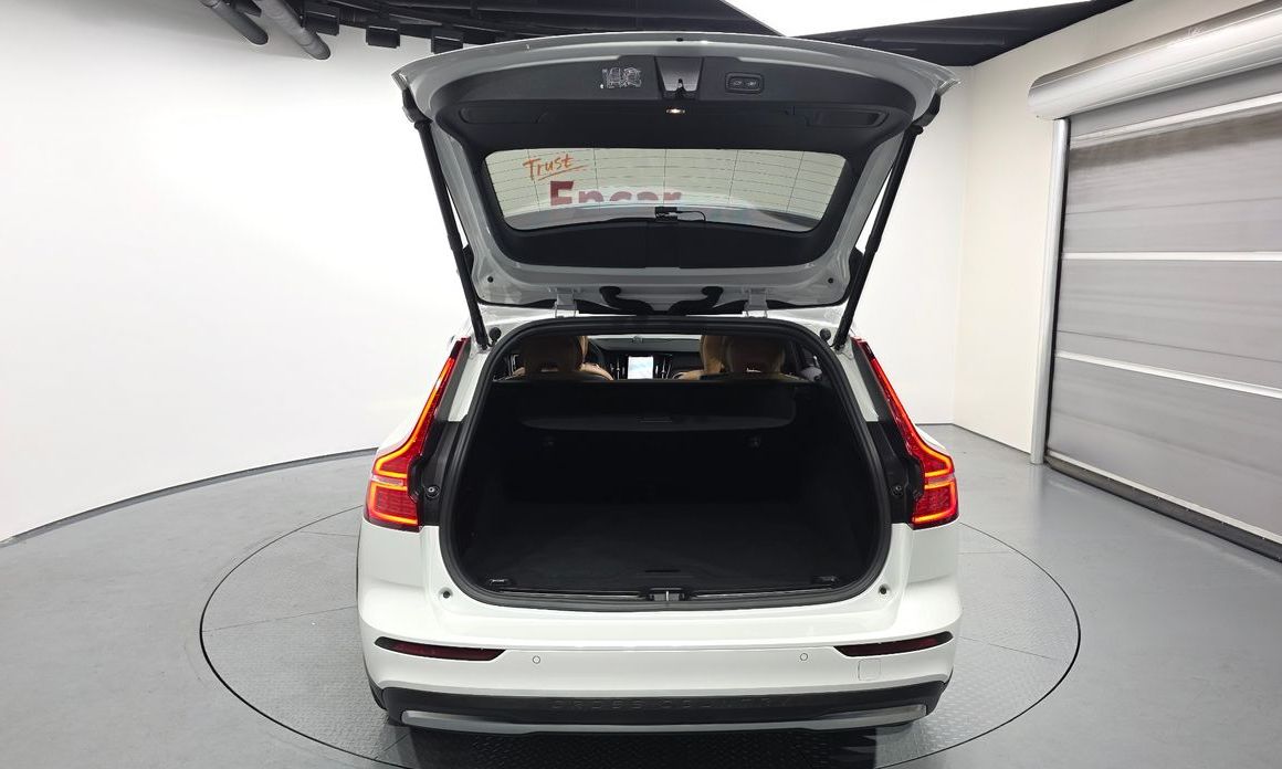 Volvo V60 2023