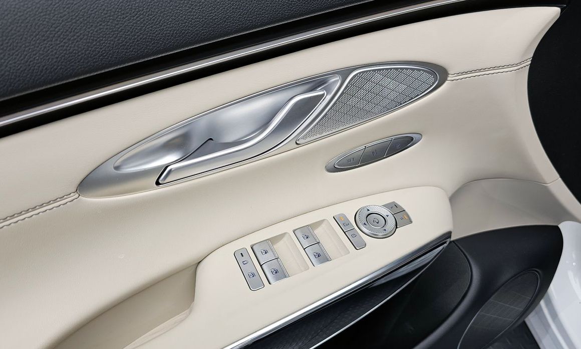 Genesis GV70 2025