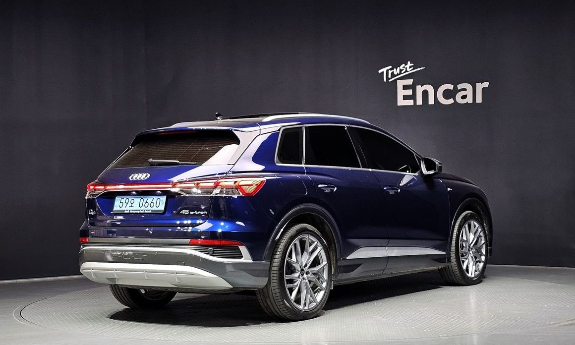 Audi Q4 e-tron 2025