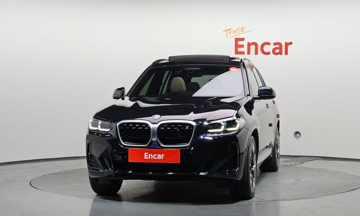 BMW iX3 2024