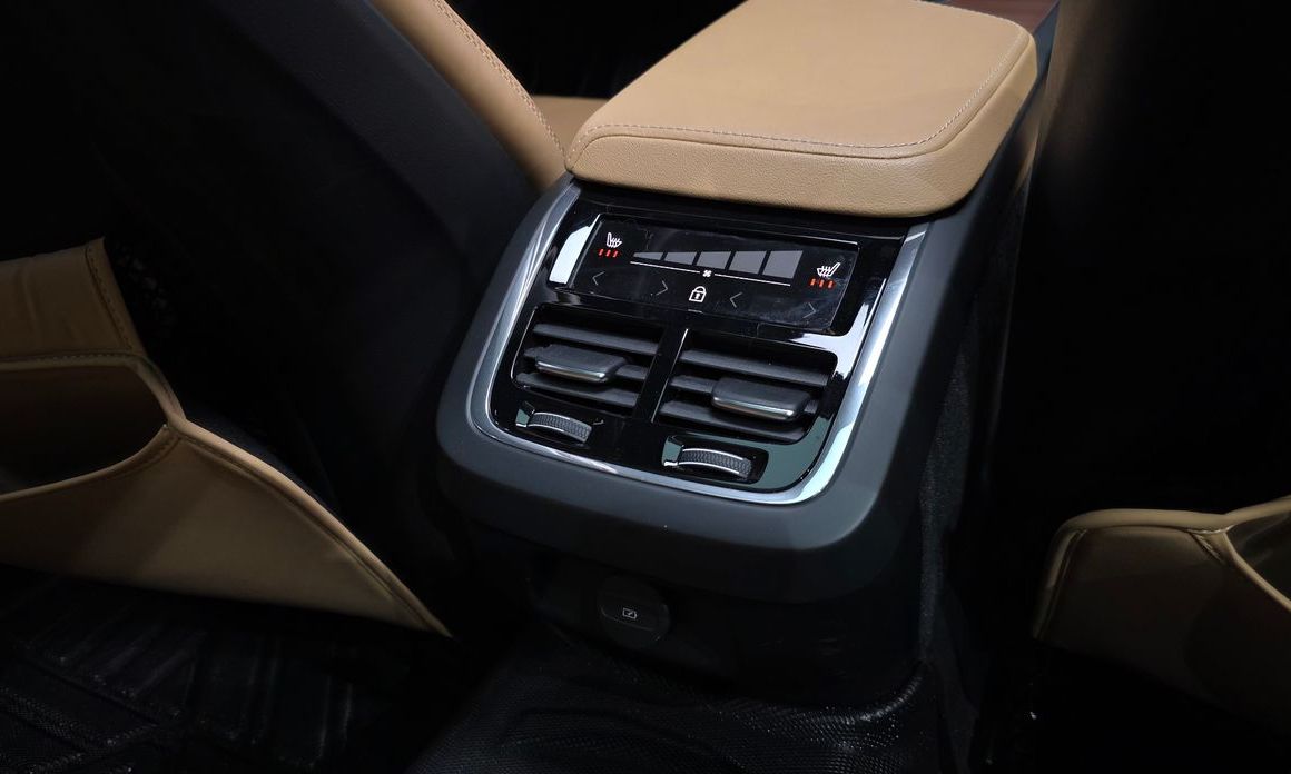 Volvo V60 2023