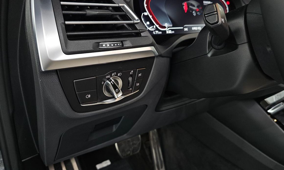 BMW iX3 2024