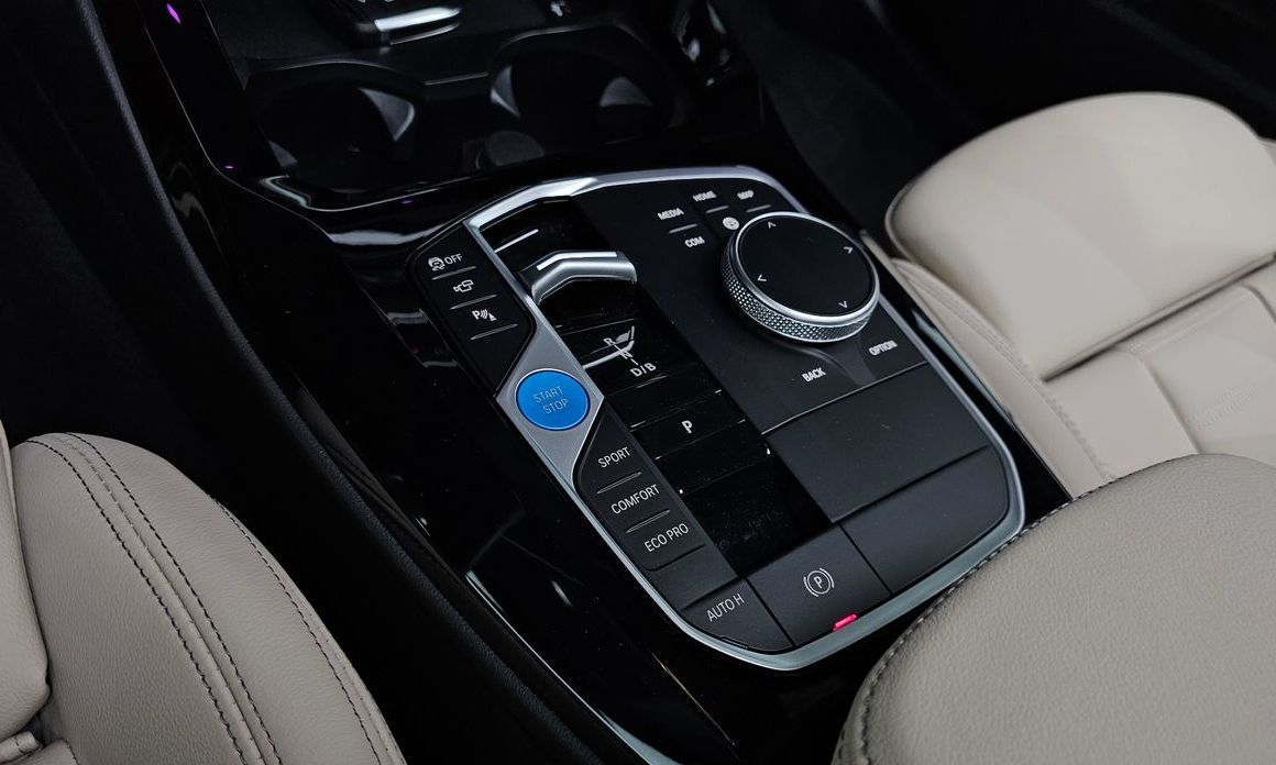 BMW iX3 2024
