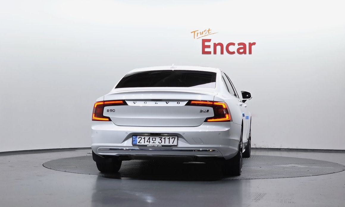 Volvo S90 2024