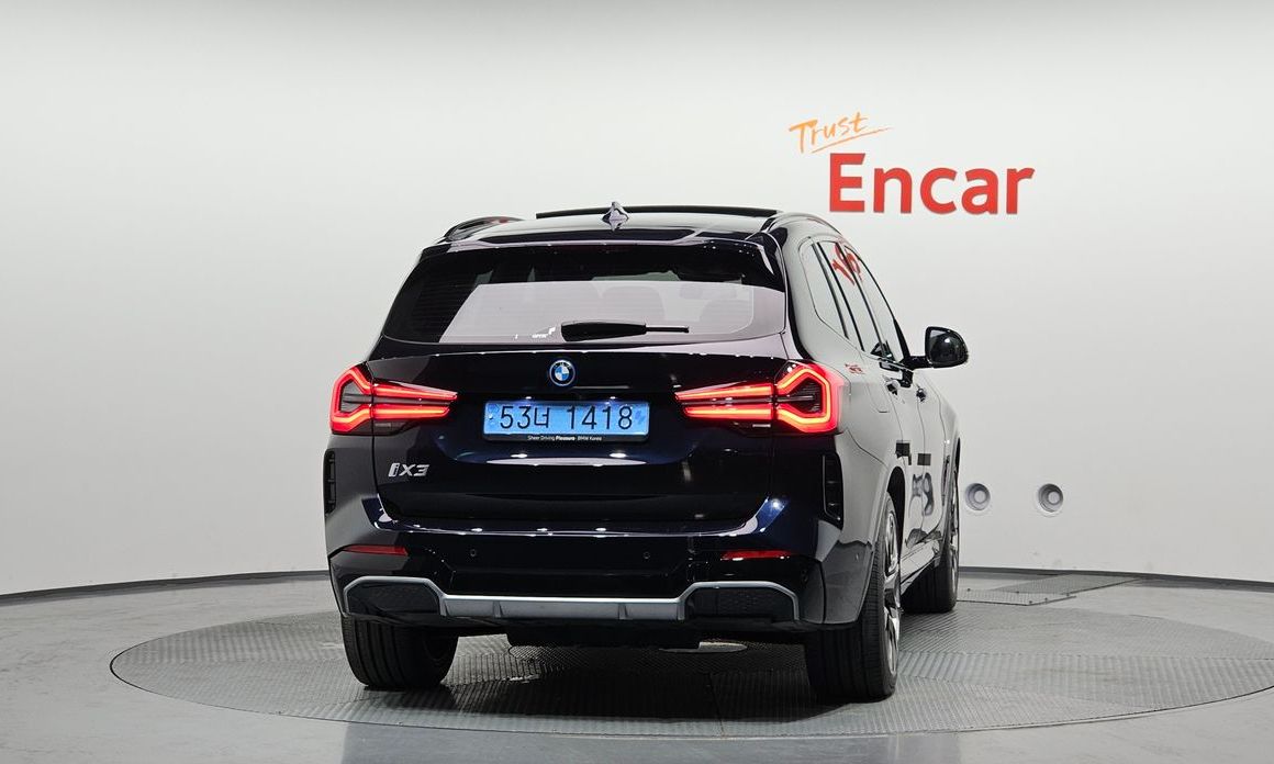 BMW iX3 2024