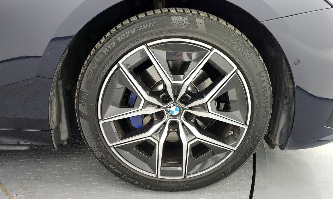 BMW 5-Series 2024