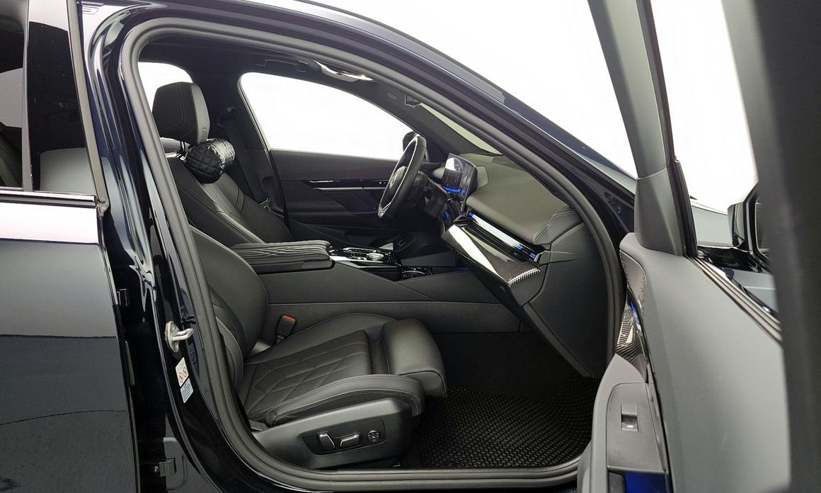 BMW 5-Series 2024