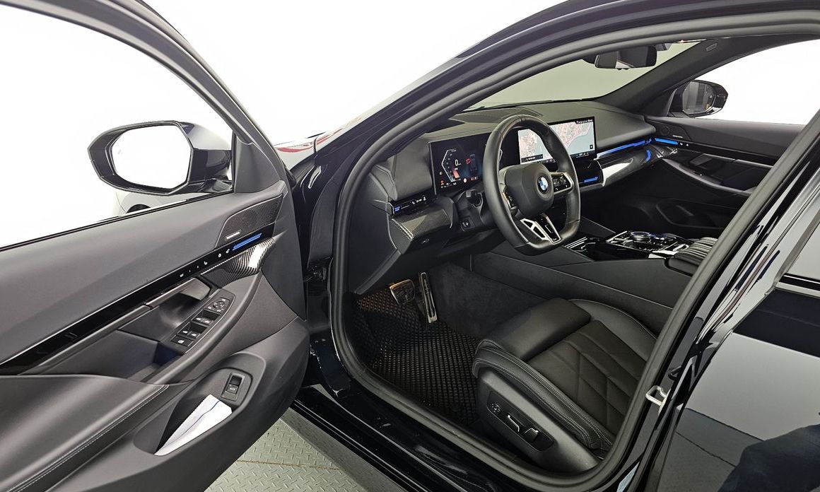 BMW 5-Series 2024