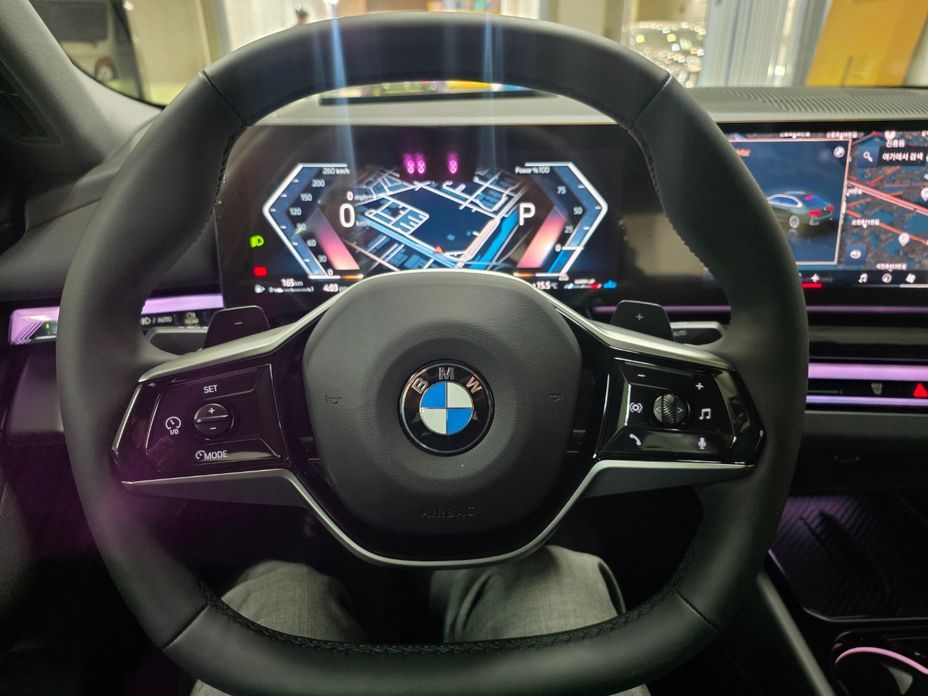 BMW 5-Series 2025