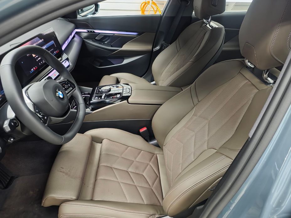 BMW 5-Series 2025