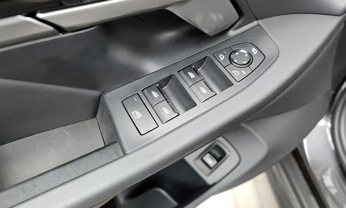 BMW 5-Series 2024