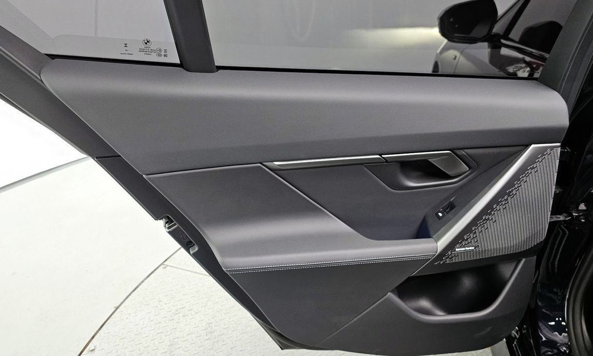 BMW 5-Series 2024