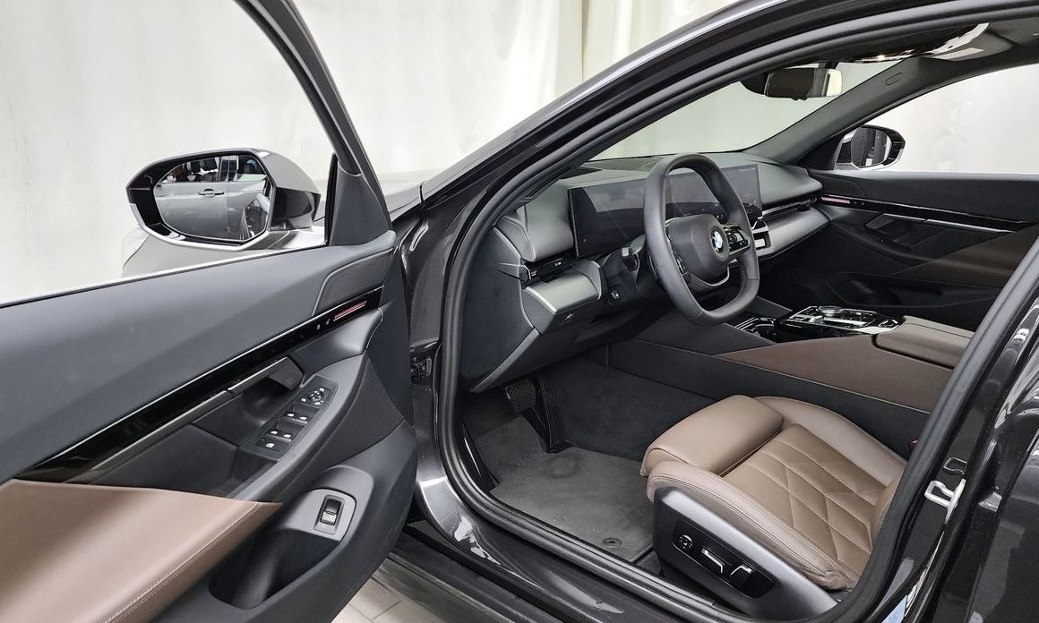 BMW 5-Series 2024