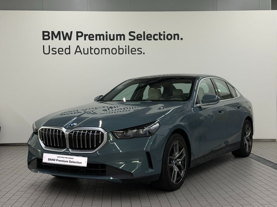 BMW 5-Series 2025