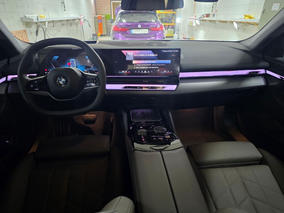 BMW 5-Series 2025