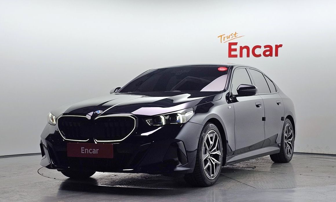 BMW 5-Series 2024