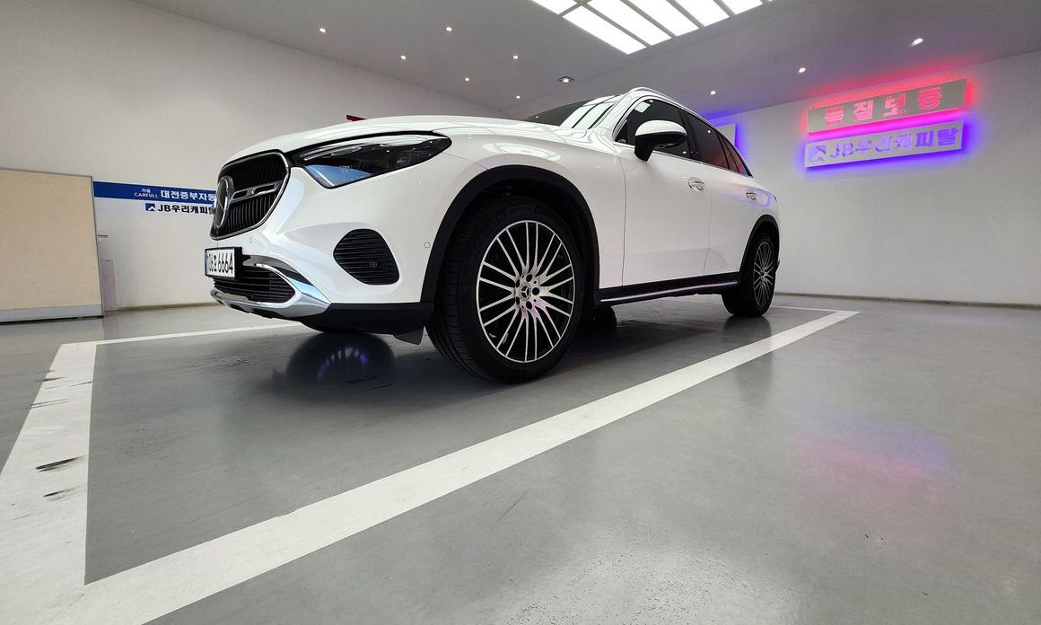 Mercedes-Benz GLC-Class 2023