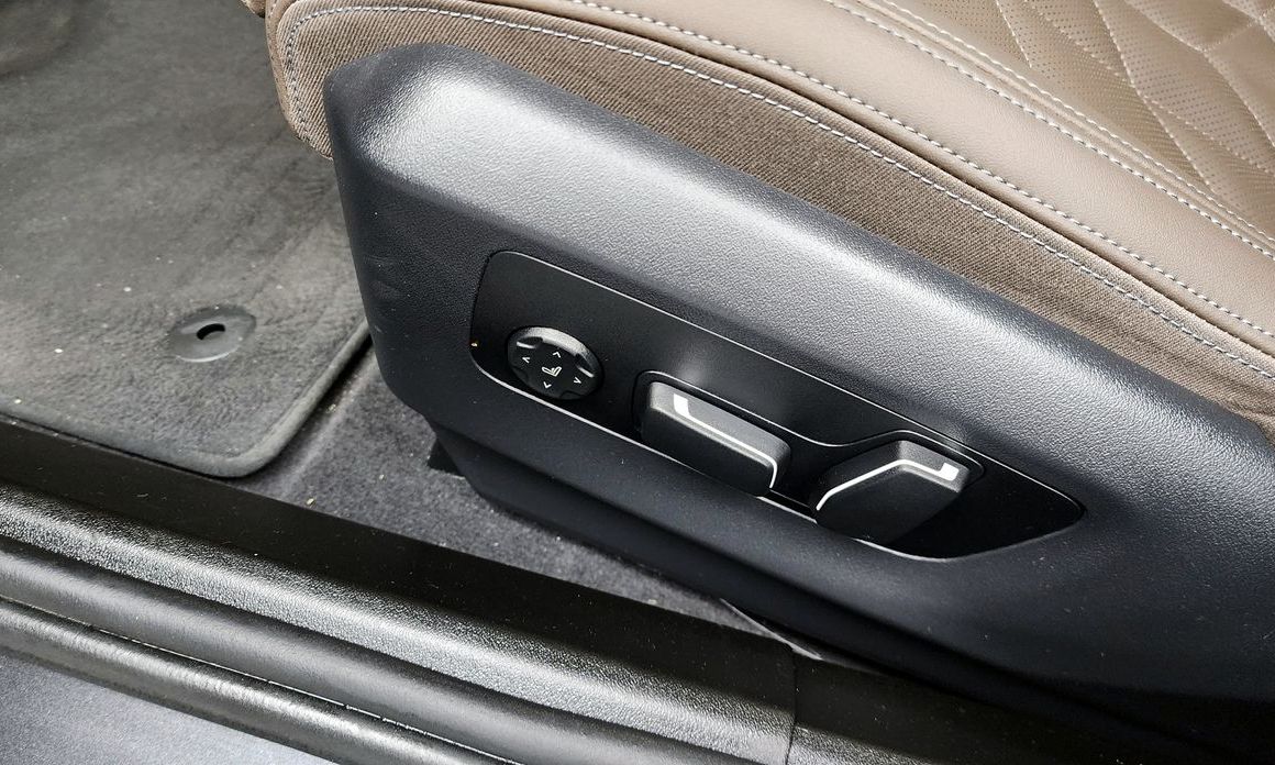 BMW 5-Series 2024
