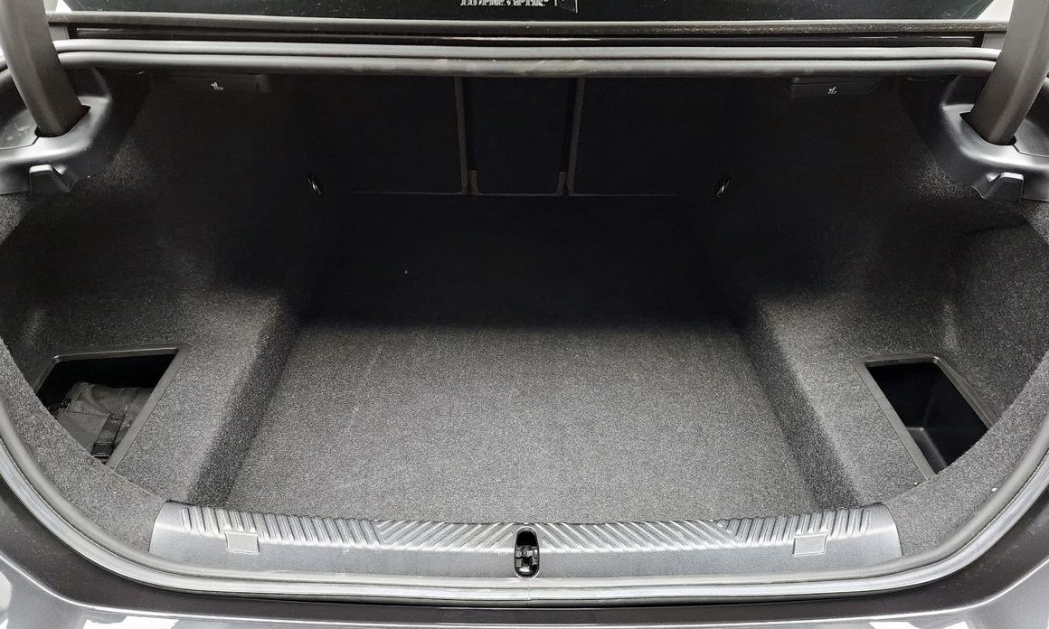 BMW 5-Series 2024