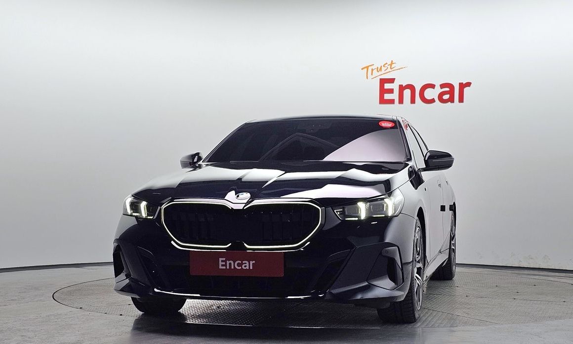 BMW 5-Series 2024