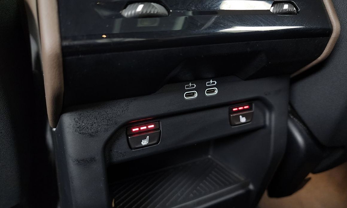 BMW 5-Series 2024