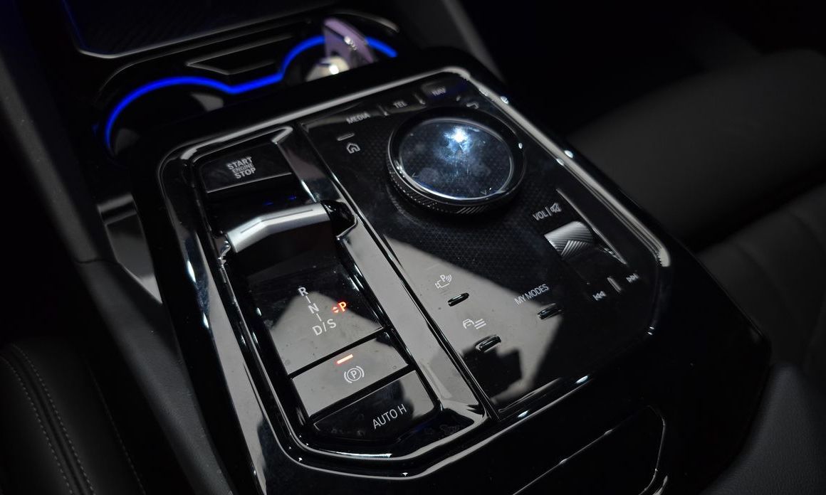 BMW 5-Series 2025