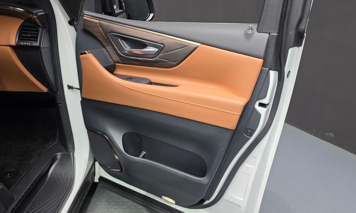 Toyota Alphard 2024