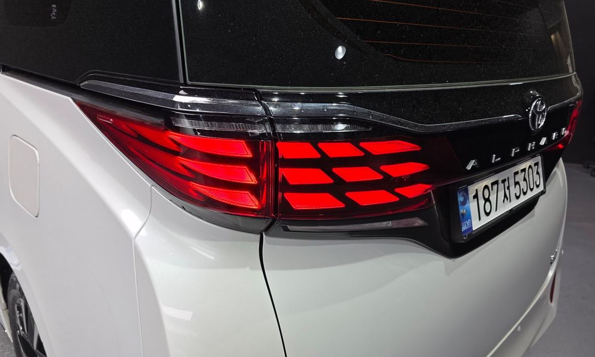 Toyota Alphard 2024