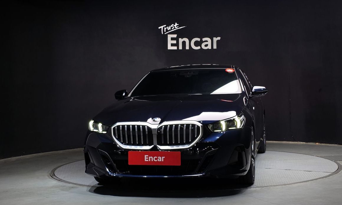 BMW 5-Series 2025