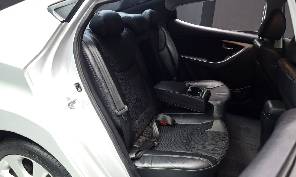 Hyundai AVANTE 2011