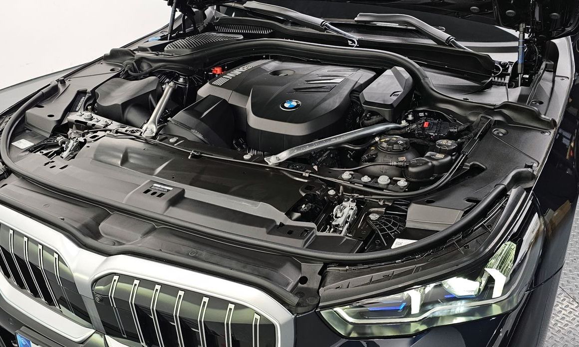 BMW 5-Series 2025