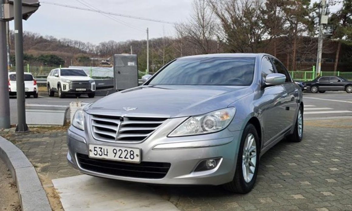 Hyundai Genesis 2010