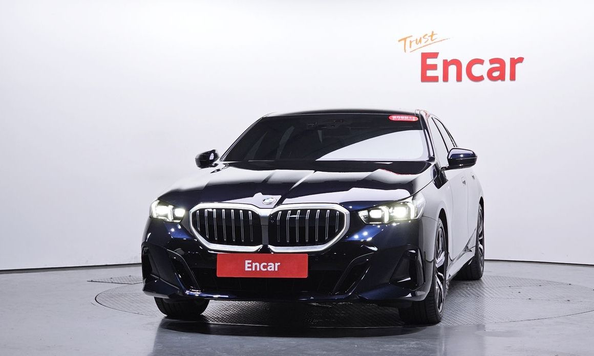 BMW 5-Series 2025