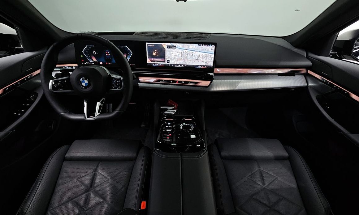 BMW 5-Series 2025