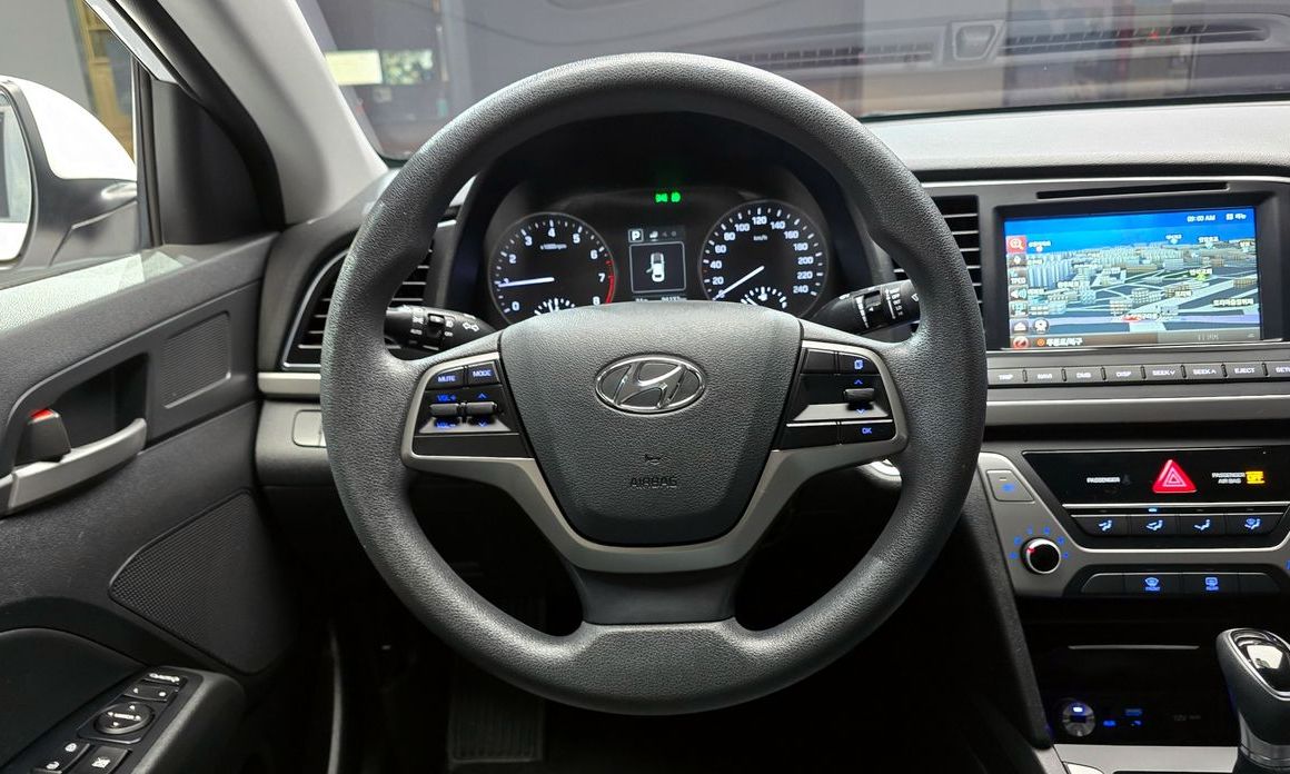 Hyundai AVANTE 2017