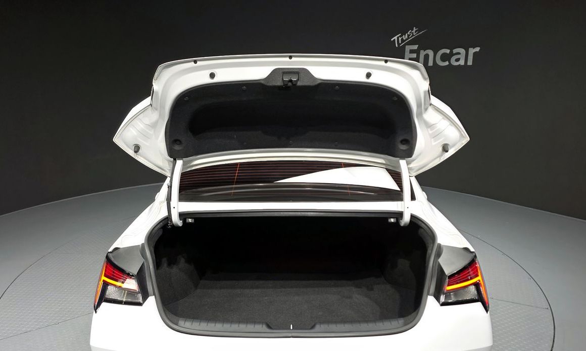 Hyundai AVANTE 2021