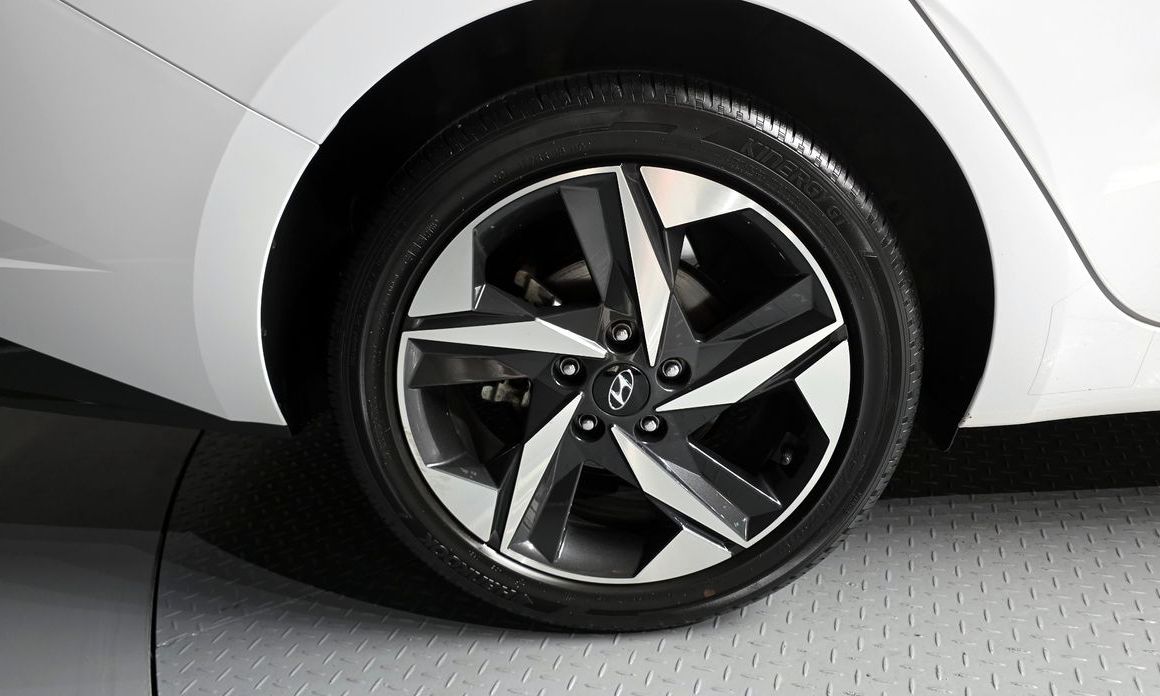 Hyundai AVANTE 2021