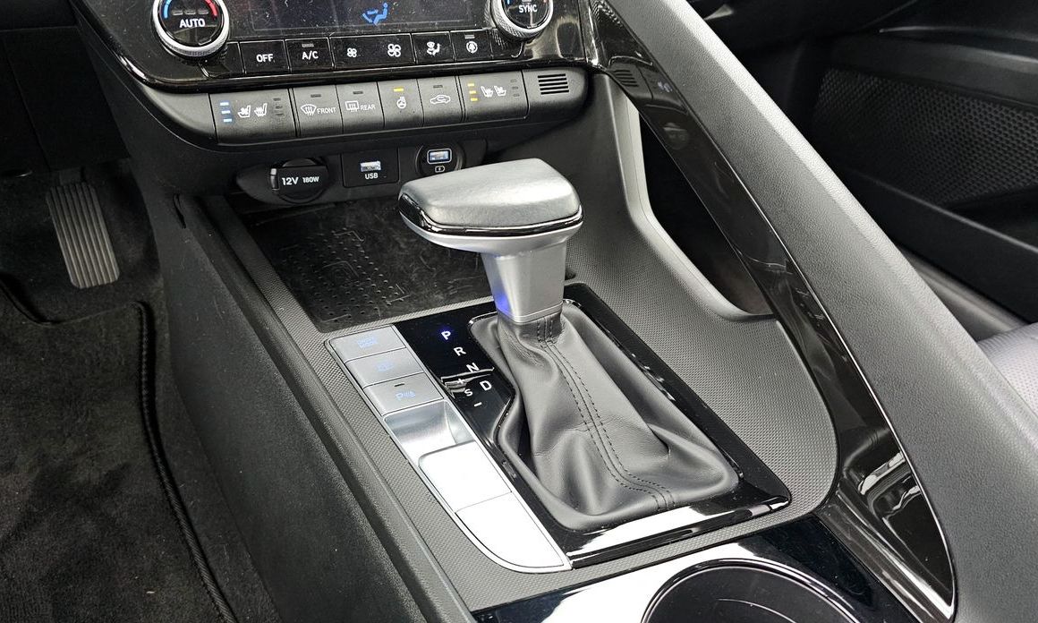 Hyundai AVANTE 2021