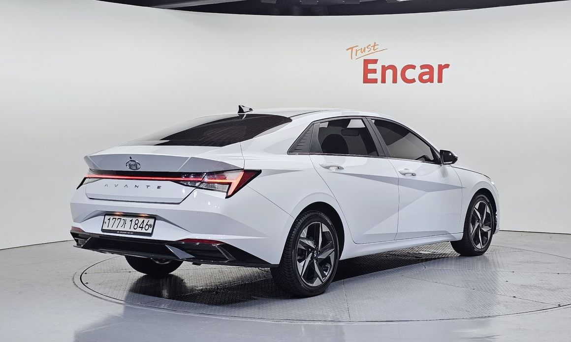 Hyundai AVANTE 2021