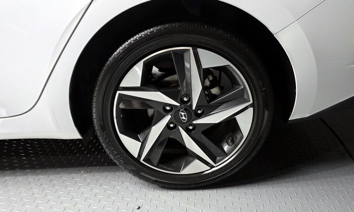 Hyundai AVANTE 2021