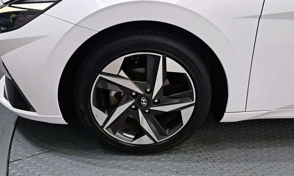Hyundai AVANTE 2021