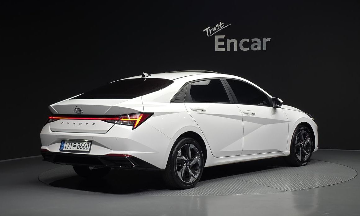 Hyundai AVANTE 2021
