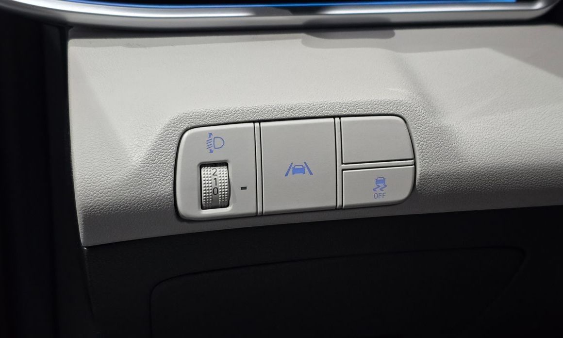 Hyundai AVANTE 2021