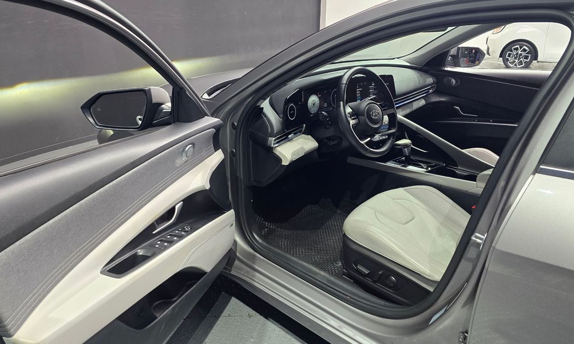 Hyundai AVANTE 2021